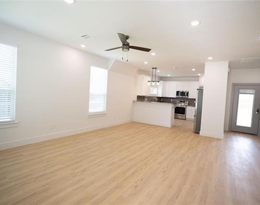 3817 Winfield Avenue - Photo Thumbnail 1