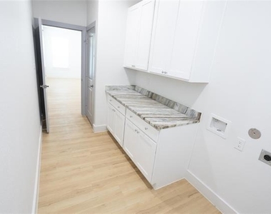 3817 Winfield Avenue - Photo Thumbnail 11