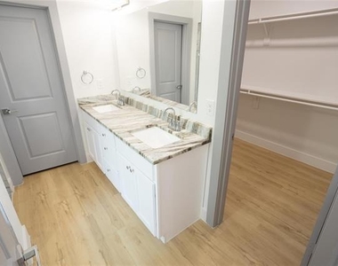 3817 Winfield Avenue - Photo Thumbnail 14