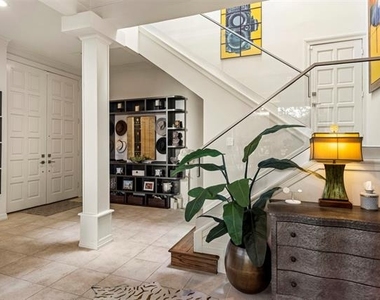 3424 Gillespie - Photo Thumbnail 5