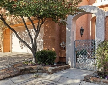 3424 Gillespie - Photo Thumbnail 2