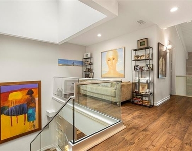 3424 Gillespie - Photo Thumbnail 14