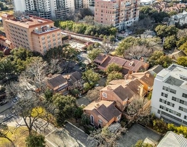 3424 Gillespie - Photo Thumbnail 30