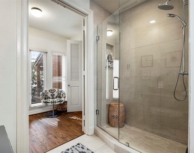 3424 Gillespie - Photo Thumbnail 24