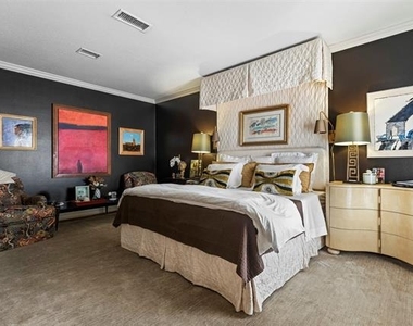 3424 Gillespie - Photo Thumbnail 16
