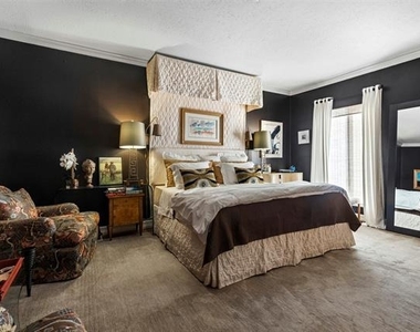 3424 Gillespie - Photo Thumbnail 15