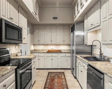 3424 Gillespie - Photo Thumbnail 11