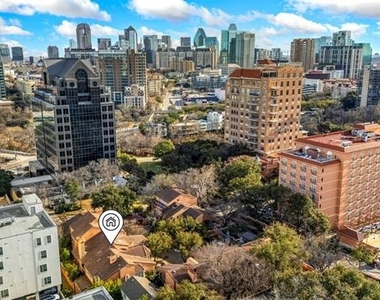 3424 Gillespie - Photo Thumbnail 29