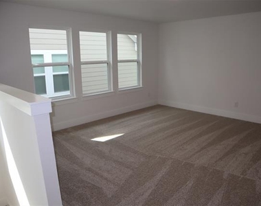 205 Chestnut - Photo Thumbnail 9