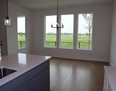 205 Chestnut - Photo Thumbnail 7