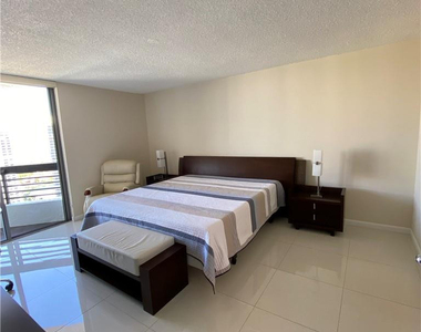 3500 Mystic Pointe Drive - Photo Thumbnail 8