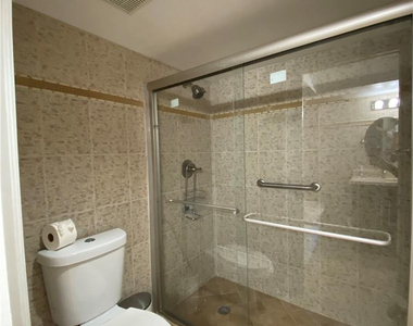 3500 Mystic Pointe Drive - Photo Thumbnail 11