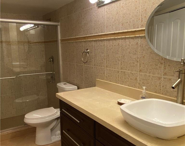 3500 Mystic Pointe Drive - Photo Thumbnail 17