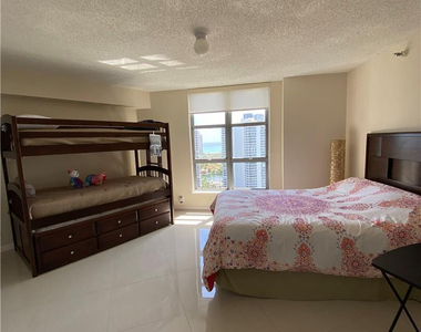 3500 Mystic Pointe Drive - Photo Thumbnail 13