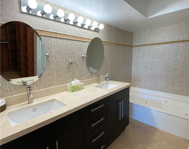 3500 Mystic Pointe Drive - Photo Thumbnail 10