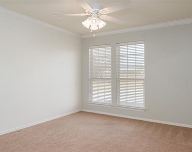 115 Kenwick Court - Photo Thumbnail 8