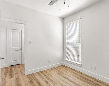 2505 Benbrook Boulevard - Photo Thumbnail 6