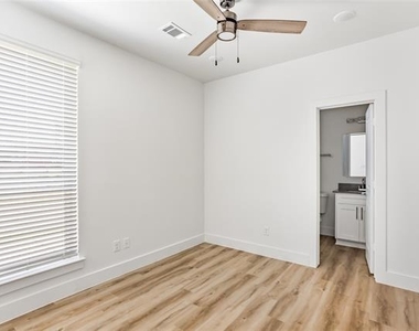 2505 Benbrook Boulevard - Photo Thumbnail 5