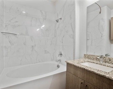 1500 N Fitzhugh Avenue - Photo Thumbnail 15