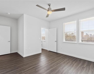 1500 N Fitzhugh Avenue - Photo Thumbnail 17
