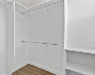 1500 N Fitzhugh Avenue - Photo Thumbnail 20