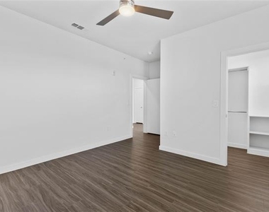 1500 N Fitzhugh Avenue - Photo Thumbnail 18