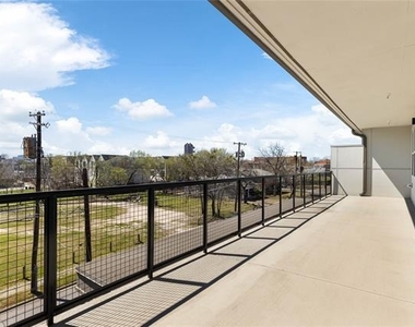 1500 N Fitzhugh Avenue - Photo Thumbnail 23