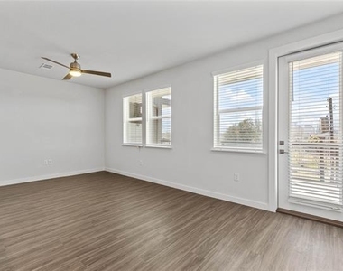 1500 N Fitzhugh Avenue - Photo Thumbnail 12