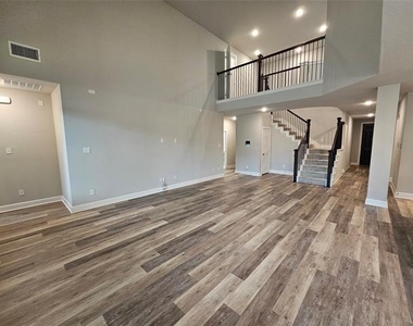 1740 Jamestown Drive - Photo Thumbnail 6