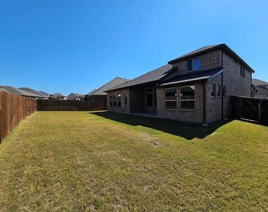 1740 Jamestown Drive - Photo Thumbnail 7