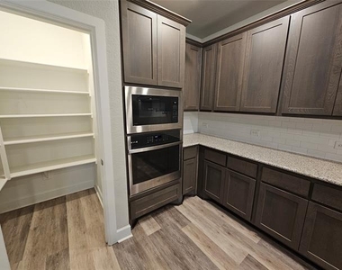 1740 Jamestown Drive - Photo Thumbnail 8