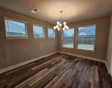 1740 Jamestown Drive - Photo Thumbnail 15