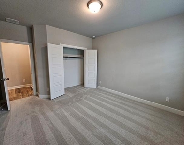 1740 Jamestown Drive - Photo Thumbnail 10