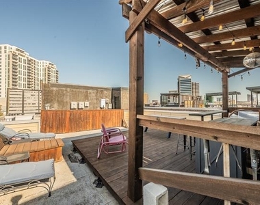 3911 Gilbert Avenue - Photo Thumbnail 30
