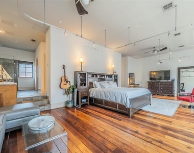 3911 Gilbert Avenue - Photo Thumbnail 18