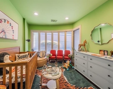 3911 Gilbert Avenue - Photo Thumbnail 4