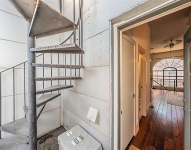 3911 Gilbert Avenue - Photo Thumbnail 28