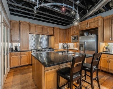 3911 Gilbert Avenue - Photo Thumbnail 14