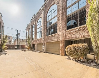 3911 Gilbert Avenue - Photo Thumbnail 33
