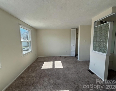 9432 Lexington Circle - Photo Thumbnail 19