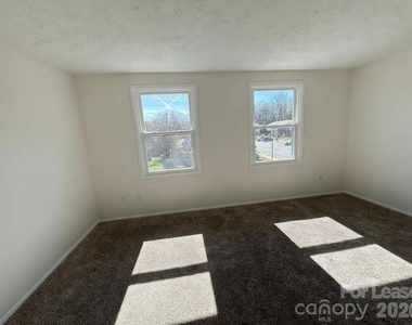 9432 Lexington Circle - Photo Thumbnail 18