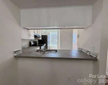 9432 Lexington Circle - Photo Thumbnail 6
