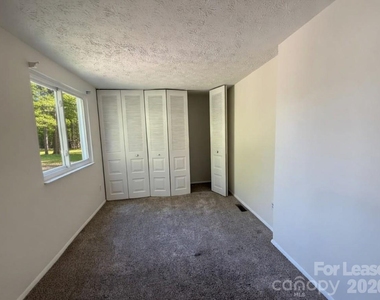9432 Lexington Circle - Photo Thumbnail 15
