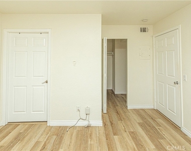 1265 Kendall - Photo Thumbnail 12