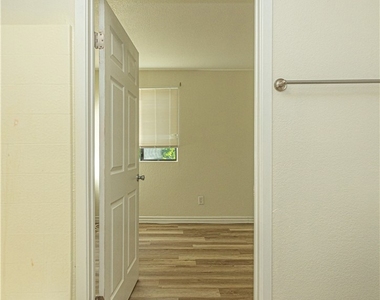 1265 Kendall - Photo Thumbnail 11