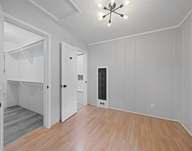22123 Main St - Photo Thumbnail 20