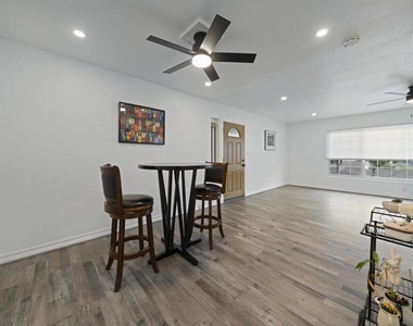 22123 Main St - Photo Thumbnail 8