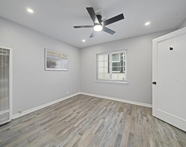 22123 Main St - Photo Thumbnail 15