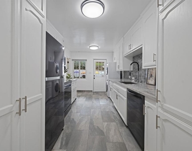 22123 Main St - Photo Thumbnail 9