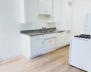 1034 S Ardmore Avenue - Photo Thumbnail 3